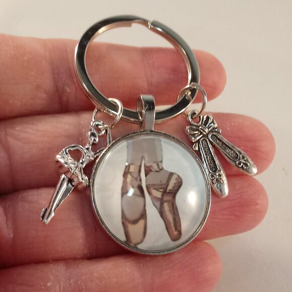 Silver Ballet Dance Pendant Cabochon Ballerina Circle Key Ring Key Holder Gift - Picture 3 of 5